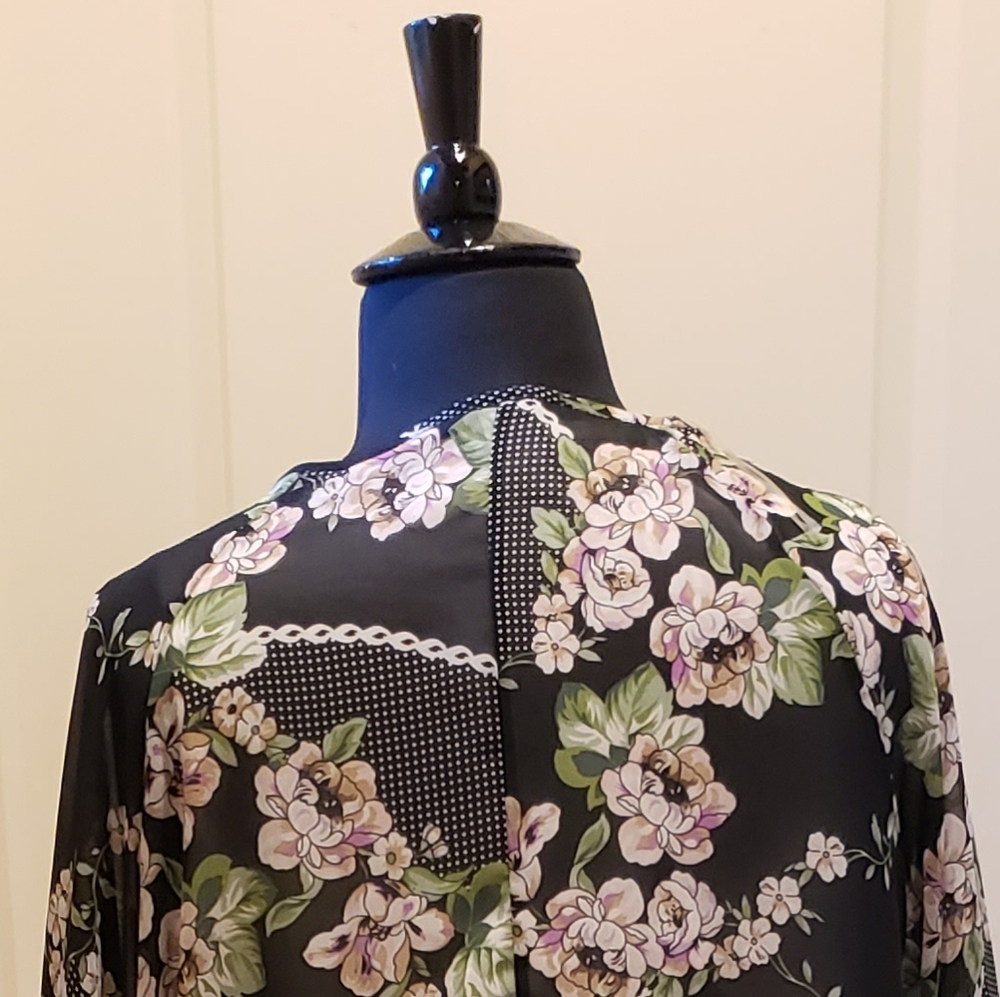 Lillian Floral Kimono with Black and Purple Design - Picture 8 of 12
